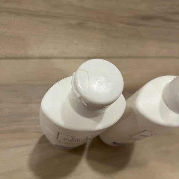 NEUTROGENA ~ PORE REFINING TONER ~ 8.5 OZ Lot Of 2 New And Full Cracked Lids - Picture 2 of 5